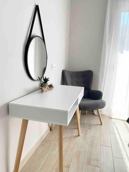 Luxury Cozy Appartment In The City Center Родос Экстерьер фото